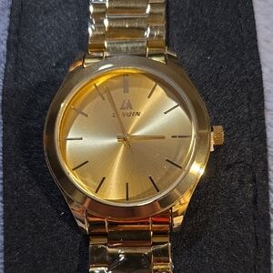 Lenqin Quartz Gold Stainless Steel  Watch NWT